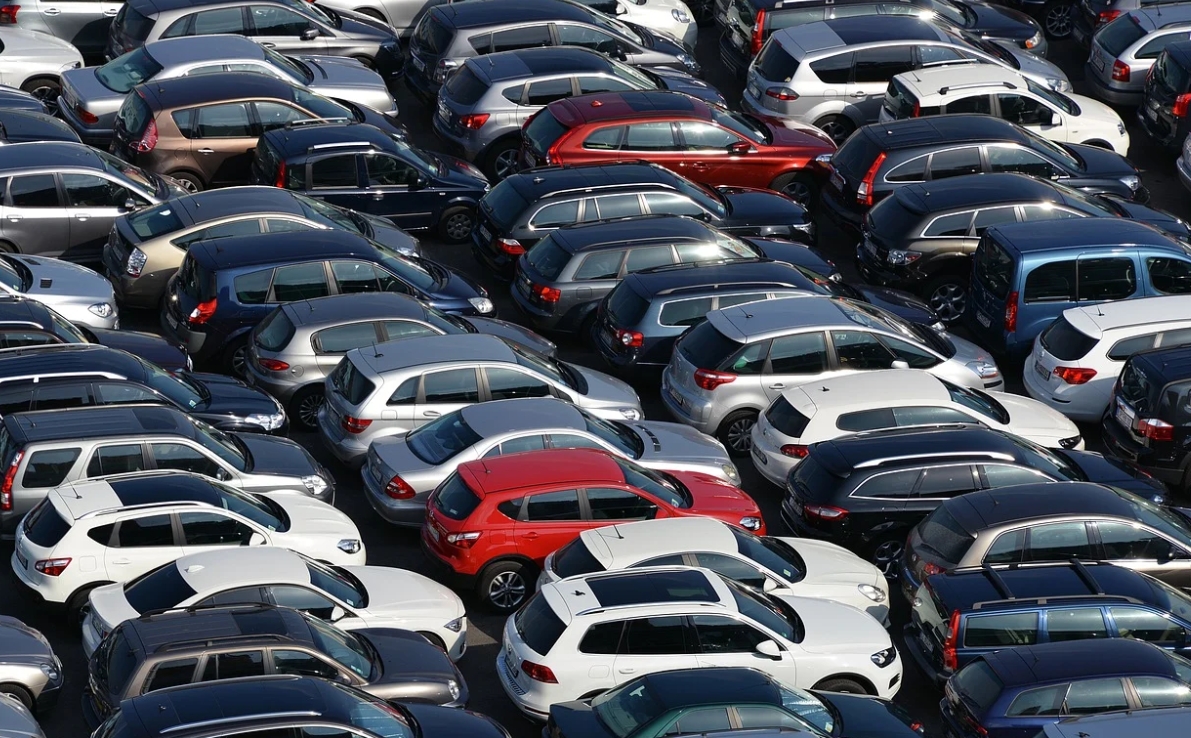 单日新增报废1.3万份 “以旧换新”助力8月新能源环比增长17%